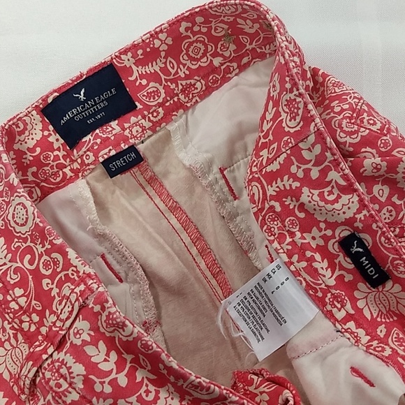 American Eagle Women's Pink Patterned Shorts - Picture 3 of 3